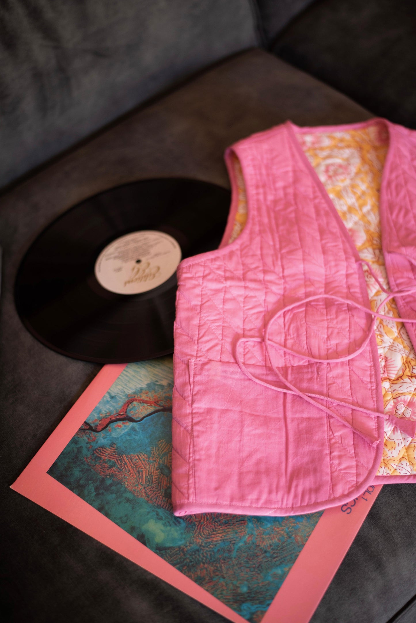 Reversible yellow floral quilted vest - Foresta